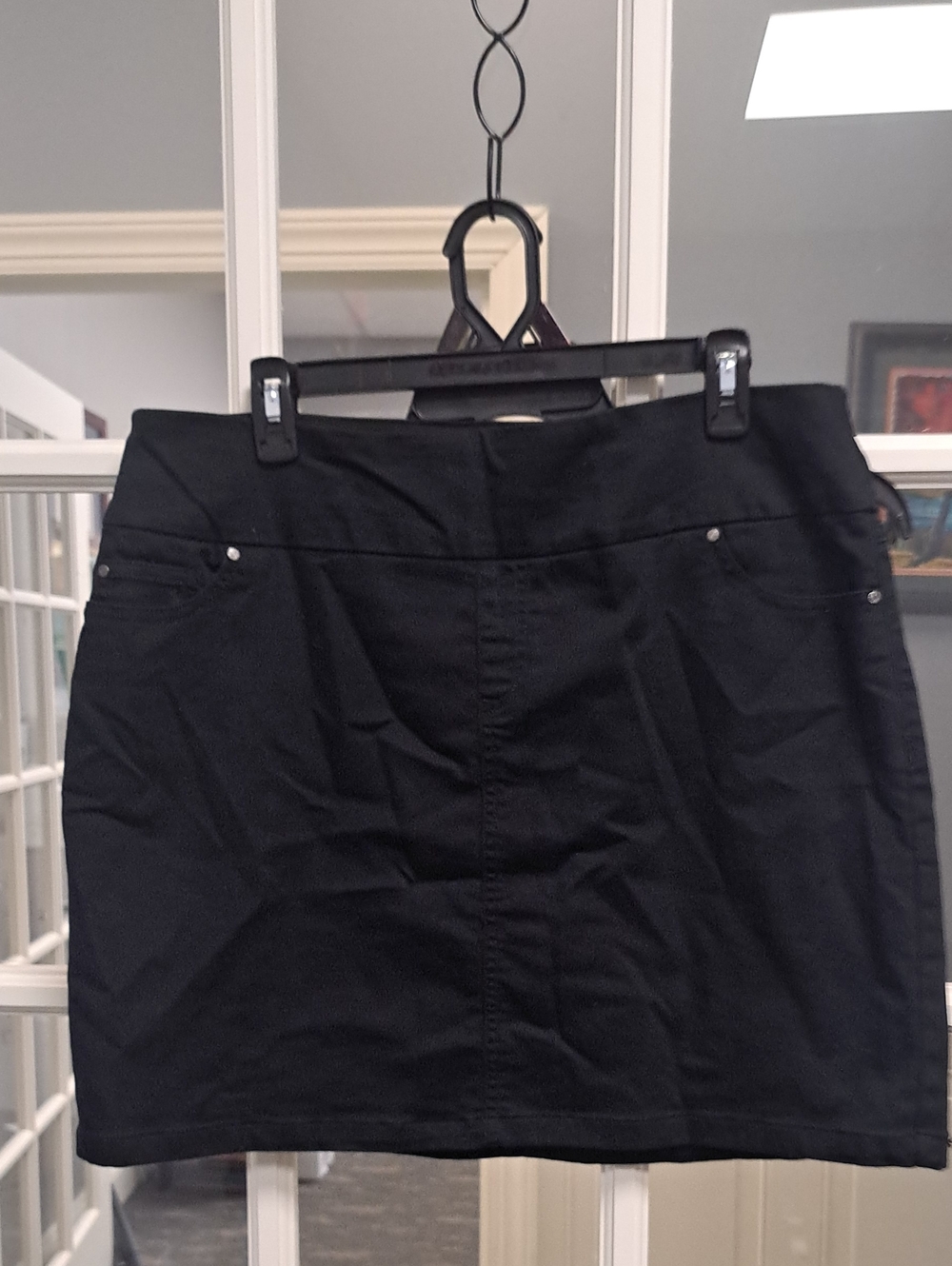 Women’s Black Stretch Mini Skirt with Pockets. Built In Shorts. Large.